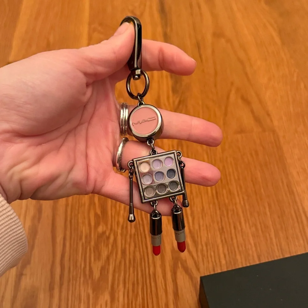 MAC Cosmetics Robot Keychain with Pink and Red Lipstick Accents - Picture 3 of 6